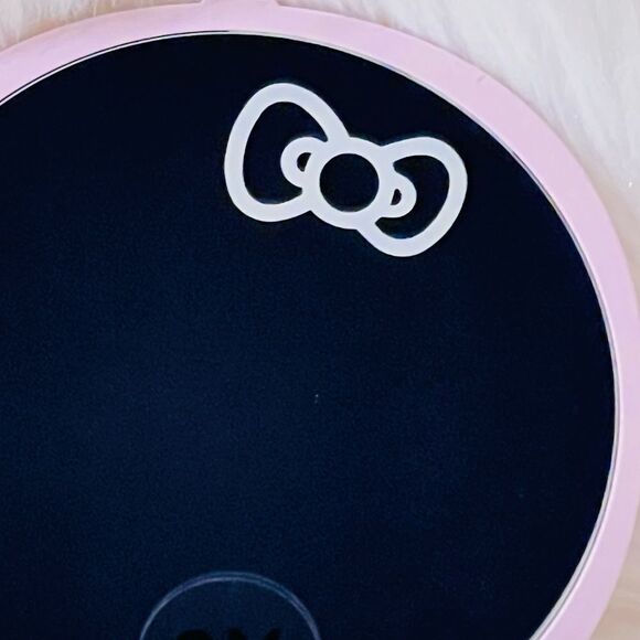 Hello Kitty® "The Swirl" LED Compact Mirror - Picture 4 of 5